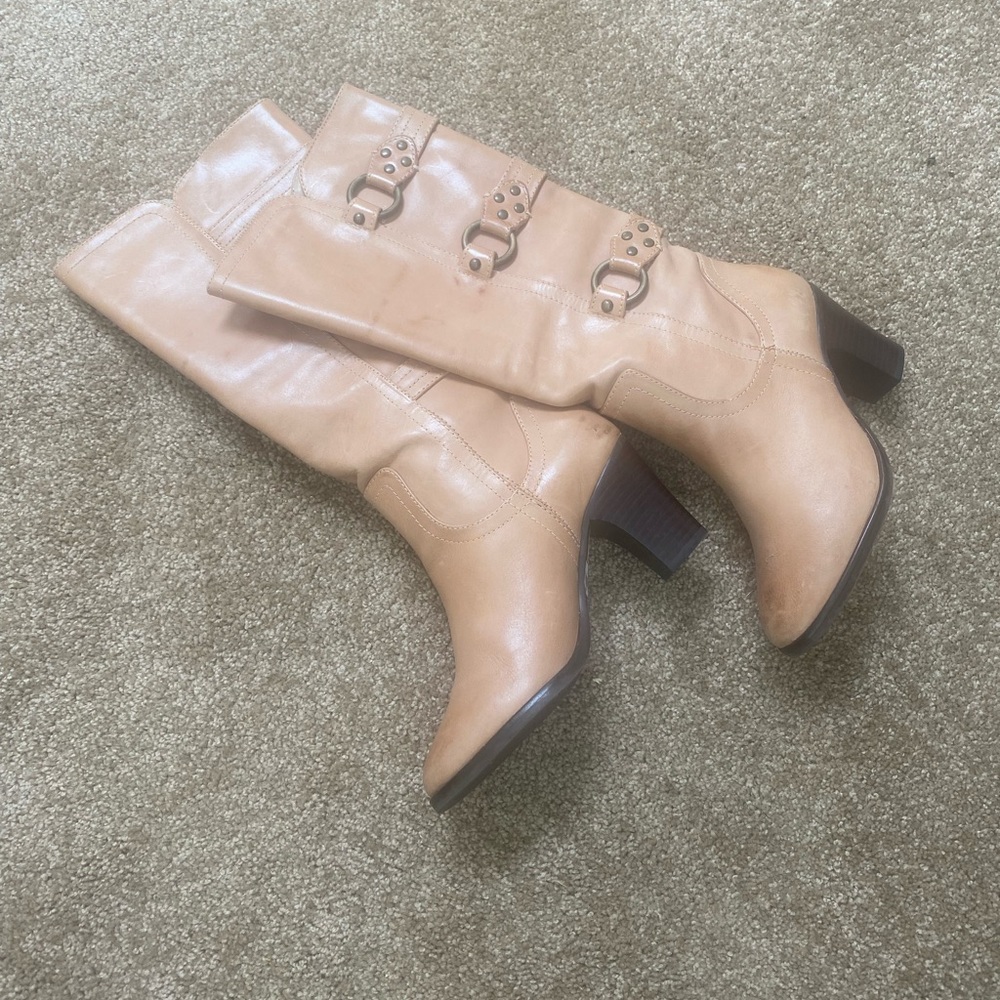 Boot size 7  tan color